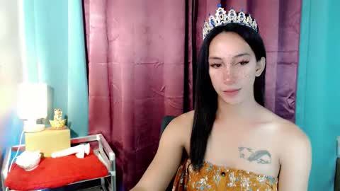 lucyLove online show from May 12, 2026, 1:47 am
