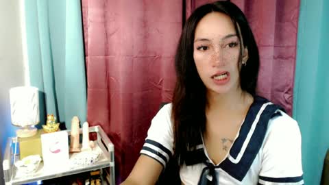 lucyLove online show from June 22, 2026, 5:04 am