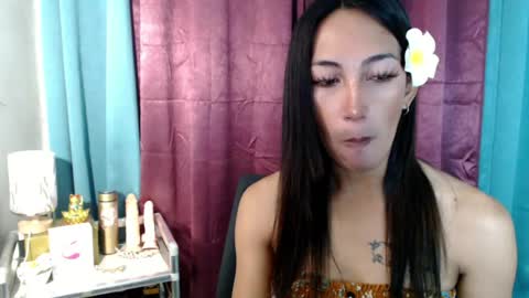 lucyLove online show from July 21, 2026, 2:14 am