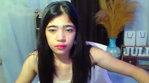 Snapshot of pinaycutie_sylvia chatting on October 26, 2025, 11:53 pm Via online show from October 26, 2025, 11:53 pm