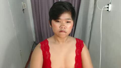 Snapshot of pinayprincesslyn chatting on February 25, 2025, 12:47 am Lyn the Lesbian online show from February 25, 2025, 12:47 am