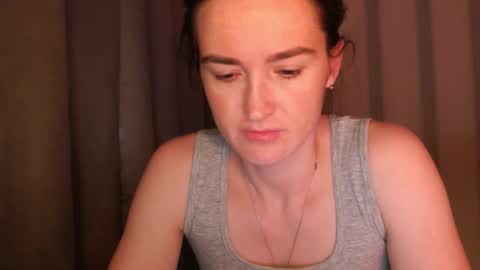 Snapshot of pineapple__mood chatting on October 4, 2025, 7:06 am online show from October 4, 2025, 7:06 am