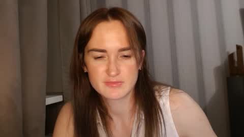 Snapshot of pineapple__mood chatting on November 14, 2025, 4:38 pm online show from November 14, 2025, 4:38 pm