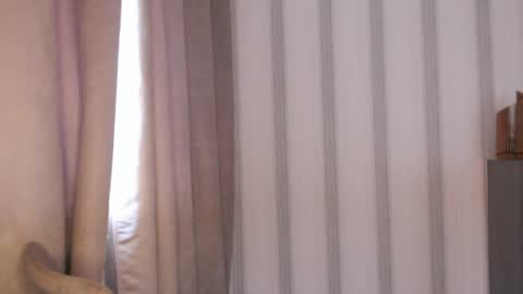 Snapshot of pineapple__mood chatting on May 6, 2026, 5:46 am online show from May 6, 2026, 5:46 am