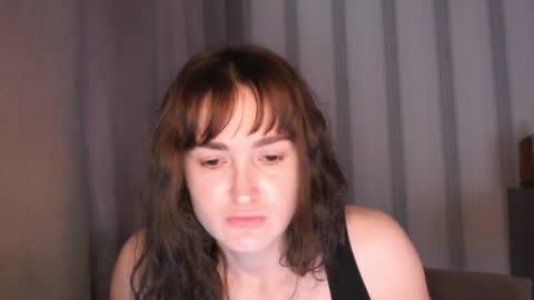 Snapshot of pineapple__mood chatting on May 17, 2026, 6:00 am online show from May 17, 2026, 6:00 am