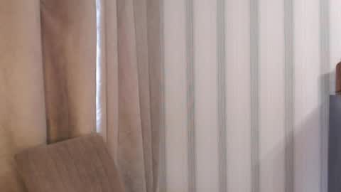 Snapshot of pineapple__mood chatting on June 8, 2026, 8:15 am online show from June 8, 2026, 8:15 am