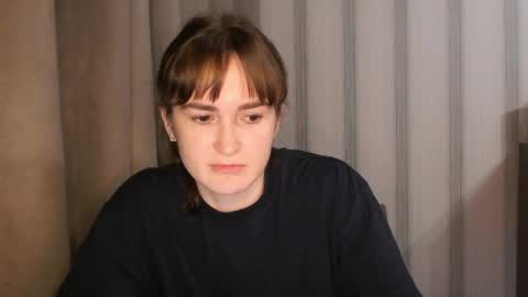Snapshot of pineapple__mood chatting on June 9, 2026, 4:40 pm online show from June 9, 2026, 4:40 pm