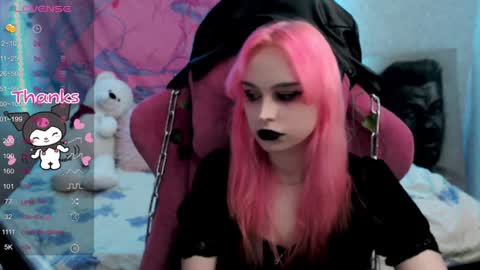 Snapshot of pineapple_dope chatting on February 7, 2025, 1:58 am Nancy online show from February 7, 2025, 1:58 am