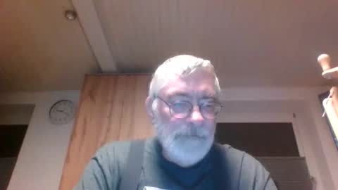 Snapshot of pinholder chatting on November 19, 2025, 8:20 pm Michael online show from November 19, 2025, 8:20 pm
