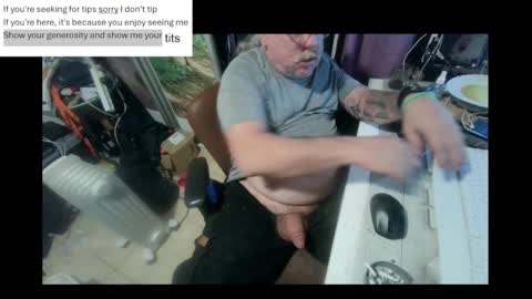 pini_z online show from February 28, 2025, 7:46 pm