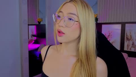 Snapshot of pink_as chatting on September 16, 2025, 10:00 pm pink_as online show from September 16, 2025, 10:00 pm