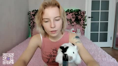 Snapshot of pink_lila18 chatting on November 25, 2025, 8:25 am pink_lila18 online show from November 25, 2025, 8:25 am