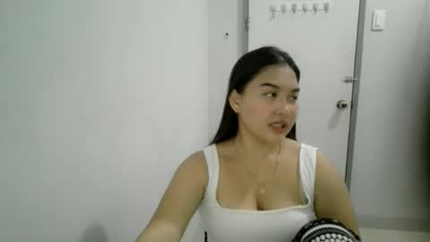 Snapshot of pink_lilat chatting on April 21, 2026, 5:36 am Baby online show from April 21, 2026, 5:36 am