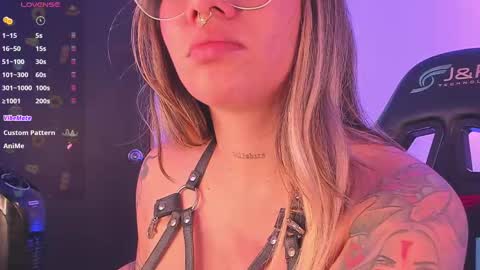 Snapshot of pink_quarz chatting on October 25, 2025, 2:52 am KELLY online show from October 25, 2025, 2:52 am