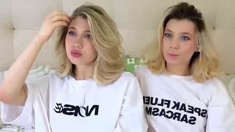 Snapshot of pinkadele chatting on November 21, 2025, 8:24 am Adele online show from November 21, 2025, 8:24 am