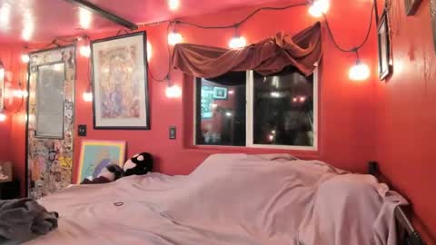 Snapshot of pinkandheated chatting on January 24, 2025, 10:11 am Virginity smiles online show from January 24, 2025, 10:11 am