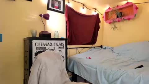 Snapshot of pinkandheated chatting on October 21, 2025, 6:58 am Virginity smiles online show from October 21, 2025, 6:58 am