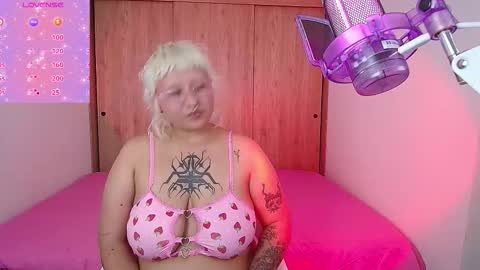 Snapshot of pinkbaddie777 chatting on November 7, 2025, 3:06 am . online show from November 7, 2025, 3:06 am