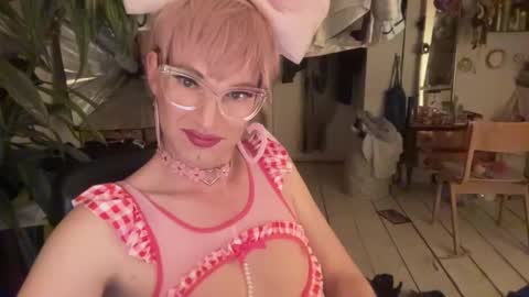 Snapshot of pinkfag chatting on April 8, 2026, 7:58 pm pinkfag online show from April 8, 2026, 7:58 pm