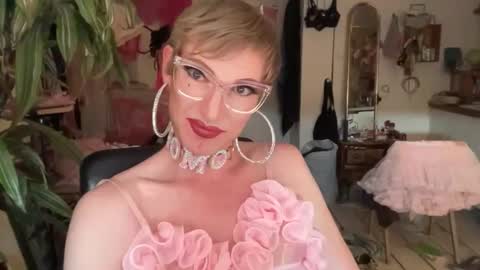 Snapshot of pinkfag chatting on June 1, 2026, 6:20 pm pinkfag online show from June 1, 2026, 6:20 pm