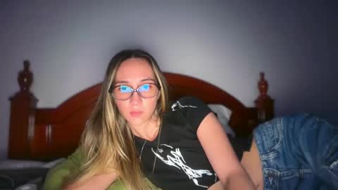 Pinkilola online show from June 8, 2026, 1:28 am