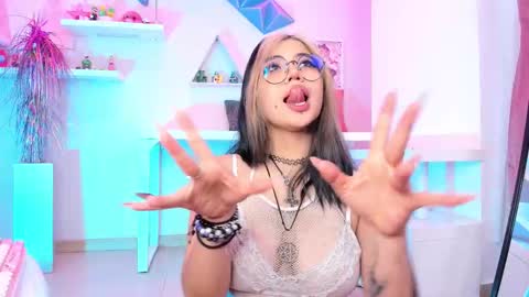 PINKK online show from October 22, 2025, 2:06 pm