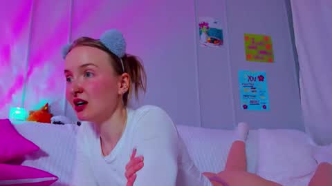 Mila online show from March 12, 2026, 7:58 am