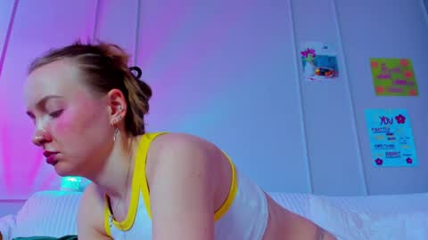 Mila online show from April 27, 2026, 10:46 am