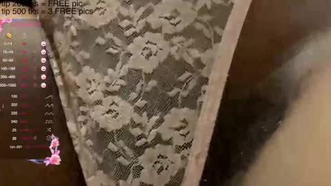 Snapshot of pinkrosaaa chatting on January 29, 2025, 6:18 pm Rosa Vids Pics 50 off online show from January 29, 2025, 6:18 pm