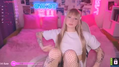 pinkvenom_ online show from February 25, 2025, 6:20 pm