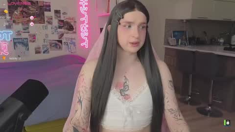 pinkvenom_ online show from May 9, 2026, 6:40 am