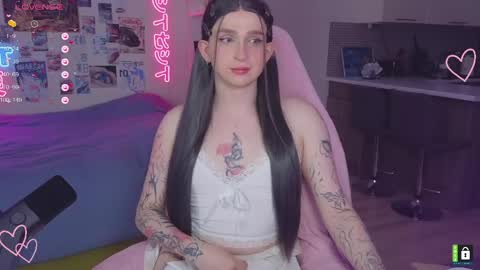 pinkvenom_ online show from May 26, 2026, 12:45 pm