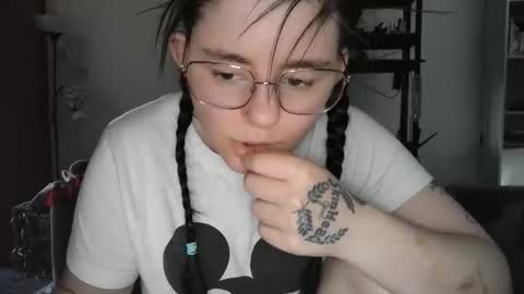 pinkwife97 online show from September 9, 2025, 11:32 am