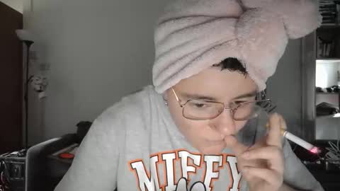 pinkwife97 online show from September 13, 2025, 1:00 pm