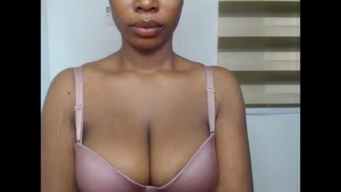 pinkxsugar online show from November 9, 2025, 2:59 pm