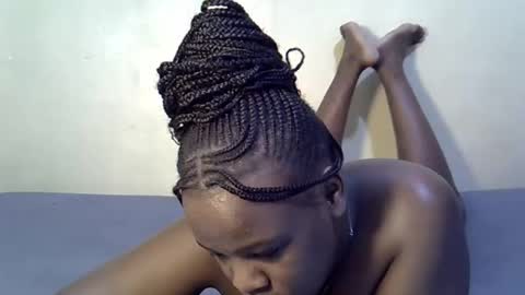 pinky_ebony13 online show from April 26, 2026, 10:51 pm