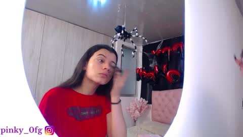 Snapshot of pinky_f00x chatting on October 29, 2025, 8:54 pm pinky_f00x online show from October 29, 2025, 8:54 pm