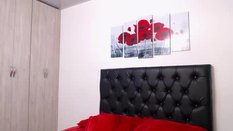 Snapshot of pinky_f00x chatting on November 8, 2025, 7:45 pm pinky_f00x online show from November 8, 2025, 7:45 pm