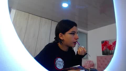 Snapshot of pinky_f00x chatting on November 27, 2025, 8:11 pm pinky_f00x online show from November 27, 2025, 8:11 pm