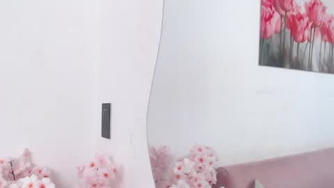 Snapshot of pinky_f00x chatting on May 5, 2026, 7:11 pm pinky_f00x online show from May 5, 2026, 7:11 pm