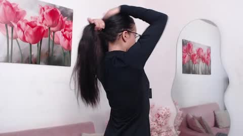 Snapshot of pinky_f00x chatting on May 8, 2026, 7:19 pm pinky_f00x online show from May 8, 2026, 7:19 pm