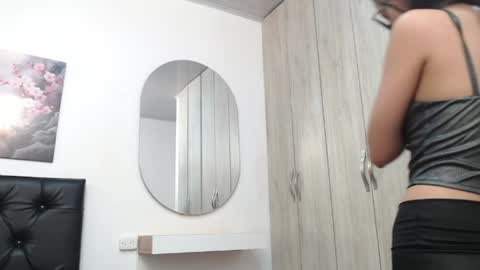 Snapshot of pinky_f00x chatting on May 18, 2026, 7:20 pm pinky_f00x online show from May 18, 2026, 7:20 pm