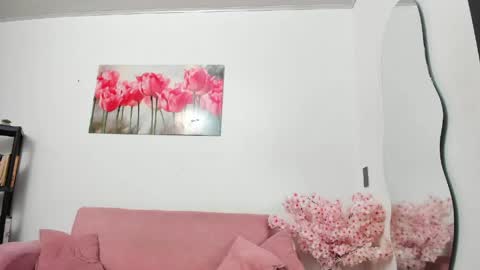 Snapshot of pinky_f00x chatting on June 4, 2026, 7:42 pm pinky_f00x online show from June 4, 2026, 7:42 pm