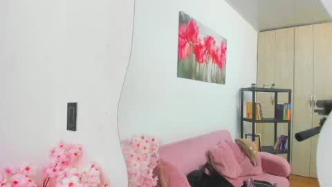 Snapshot of pinky_f00x chatting on June 6, 2026, 7:29 pm pinky_f00x online show from June 6, 2026, 7:29 pm
