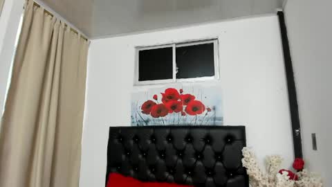 Snapshot of pinky_f00x chatting on June 9, 2026, 7:58 pm pinky_f00x online show from June 9, 2026, 7:58 pm
