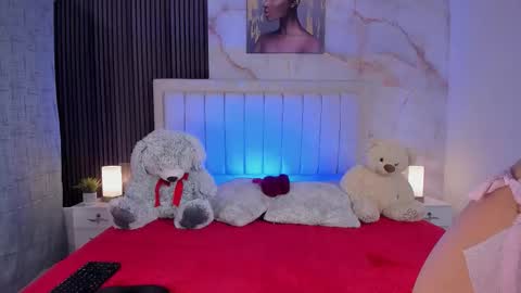 Peachy online show from November 30, 2025, 4:05 am