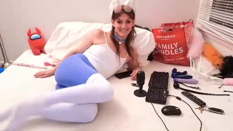 pinkylovefox online show from July 16, 2026, 4:40 am