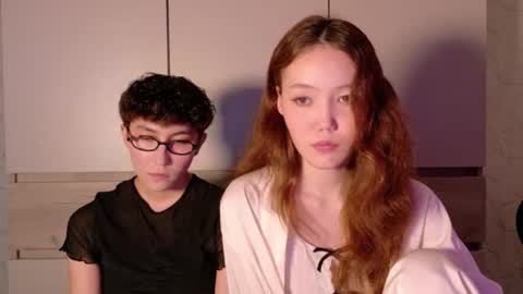 Snapshot of pinkylovers chatting on June 30, 2026, 7:26 pm Li long hair and Ru short hair online show from June 30, 2026, 7:26 pm