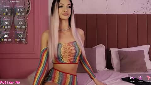 Pinky online show from April 24, 2026, 6:54 pm