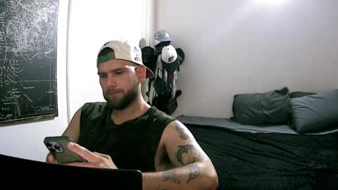 Snapshot of pipe1203 chatting on December 16, 2025, 10:04 pm pipe1203 online show from December 16, 2025, 10:04 pm